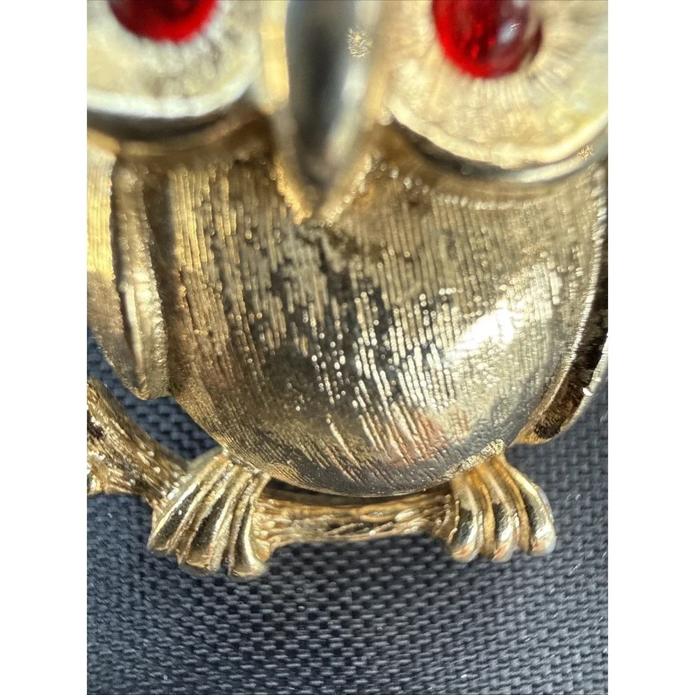 Sarah Coventry Signed Owl Brooch Gold Tone With Red Eyes No Glasses Approx 1.25
